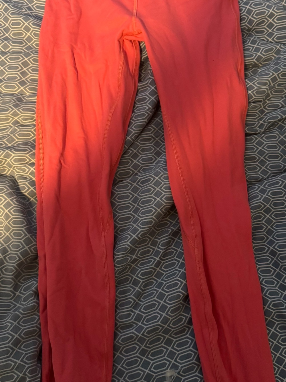 Lululemon align high rise 25’
Pale Raspberry - Picture 2 of 3